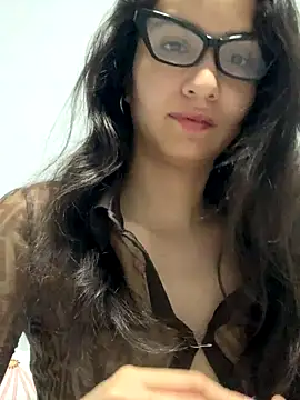 Bella still online show from 26, 9, 2025