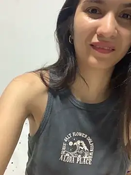 Snapshot of Bella_still chatting on 21, 11, 2025 Bella still online show from 21, 11, 2025