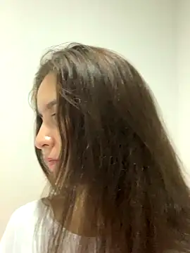 Snapshot of Bella_still chatting on 20, 12, 2025 Bella still online show from 20, 12, 2025