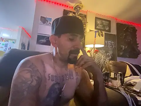 Snapshot of hornycouple818 chatting on 28, 1, 2025 hornycouple818 online show from 28, 1, 2025