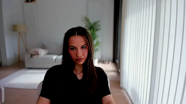 Snapshot of GoddessRoxana chatting on 21, 2, 2025 GoddessRoxana online show from 21, 2, 2025