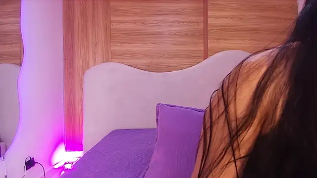 Auroraa miller online show from 17, 3, 2026