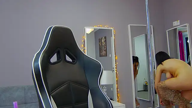 Eva Lovvia  online show from 31, 1, 2025