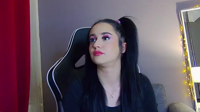 Eva Lovvia  online show from 19, 2, 2025