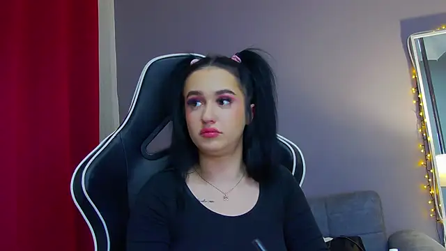 Eva Lovvia  online show from 19, 2, 2025