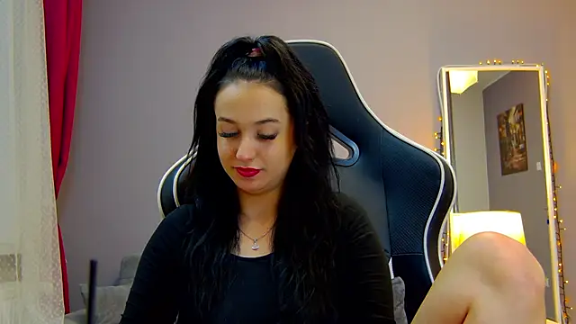 Eva Lovvia  online show from 18, 3, 2025