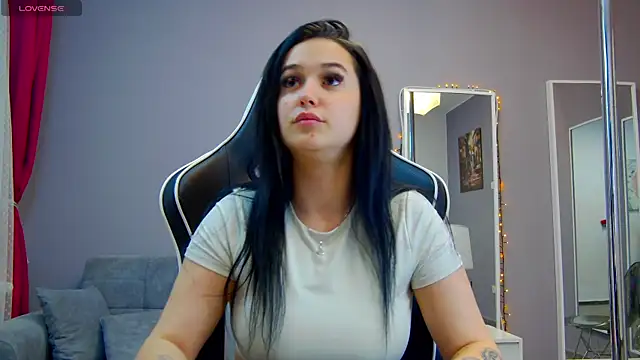 Eva Lovvia  online show from 20, 3, 2025