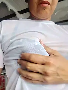 Snapshot of squirt-secret chatting on 1, 2, 2025 squirt-secret online show from 1, 2, 2025