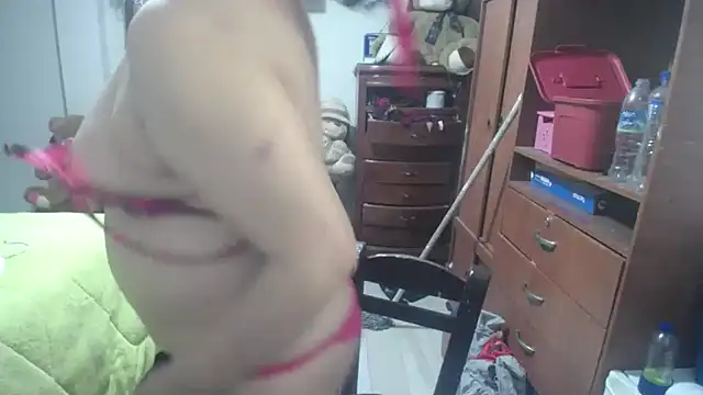 jazmin mature  online show from 4, 12, 2025