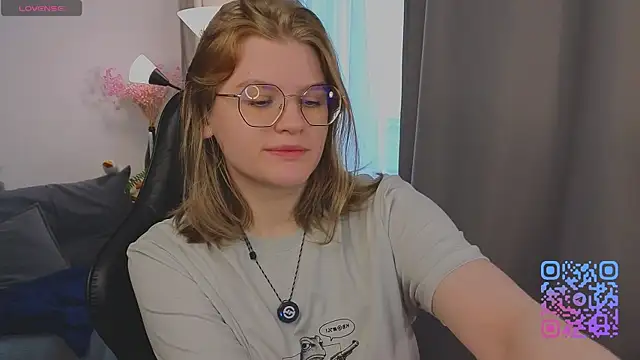Snapshot of _JessieVibes chatting on 5, 7, 2026 JessieVibes online show from 5, 7, 2026