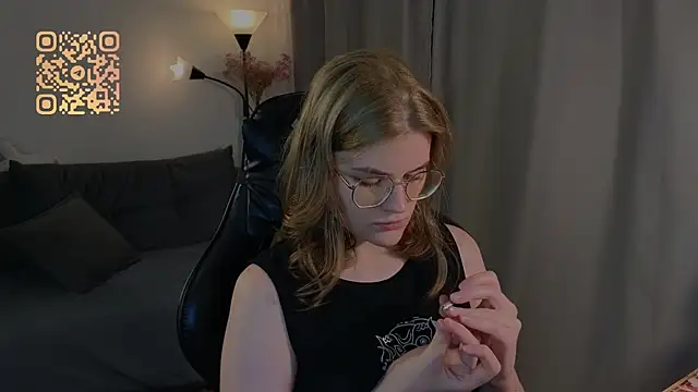 Snapshot of _JessieVibes chatting on 6, 8, 2026 JessieVibes online show from 6, 8, 2026