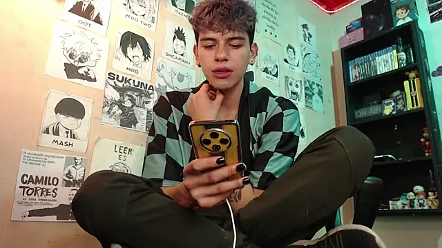 Snapshot of Mickey_Magic chatting on 1, 3, 2025 Mickey Magic online show from 1, 3, 2025