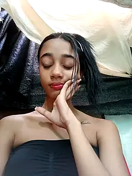 Snapshot of Zoe_Sweett18 chatting on 27, 2, 2025 Zoe Sweett18 online show from 27, 2, 2025