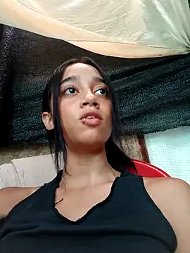 Snapshot of Zoe_Sweett18 chatting on 21, 3, 2025 Zoe Sweett18 online show from 21, 3, 2025