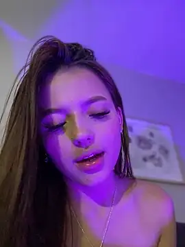 Sofia18 pinkk online show from 2, 3, 2025