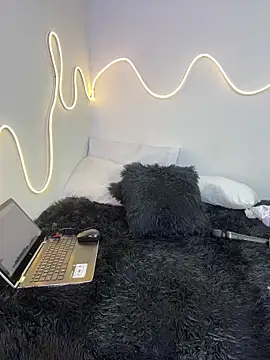 Snapshot of Michell_sr chatting on 7, 3, 2025 Michell sr online show from 7, 3, 2025