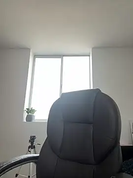 Snapshot of Michell_sr chatting on 18, 10, 2025 Michell sr online show from 18, 10, 2025