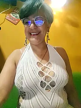 Snapshot of ilonna2025 chatting on 9, 8, 2026 ilonna2025 online show from 9, 8, 2026