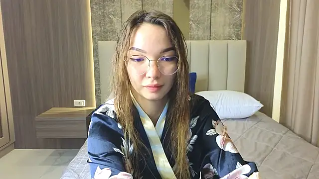 SusannJohnson online show from 1, 2, 2026