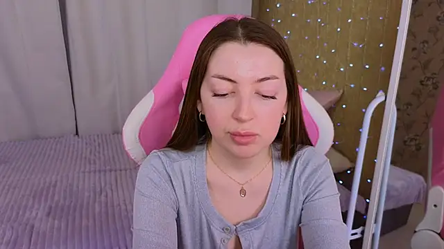 Snapshot of Ann_moon__ chatting on 1, 2, 2025 Ann moon online show from 1, 2, 2025