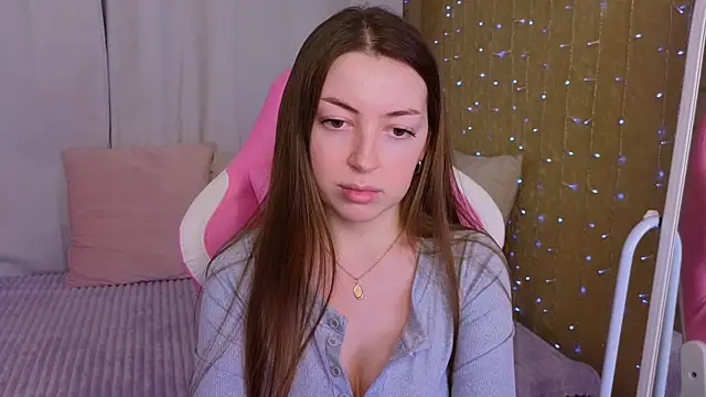 Snapshot of Ann_moon__ chatting on 6, 2, 2025 Ann moon online show from 6, 2, 2025