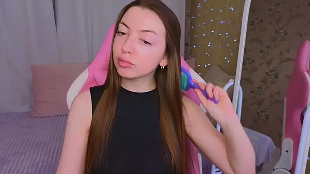 Snapshot of Ann_moon__ chatting on 8, 2, 2025 Ann moon online show from 8, 2, 2025