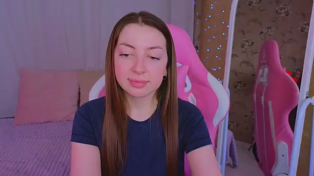 Snapshot of Ann_moon__ chatting on 9, 3, 2025 Ann moon online show from 9, 3, 2025