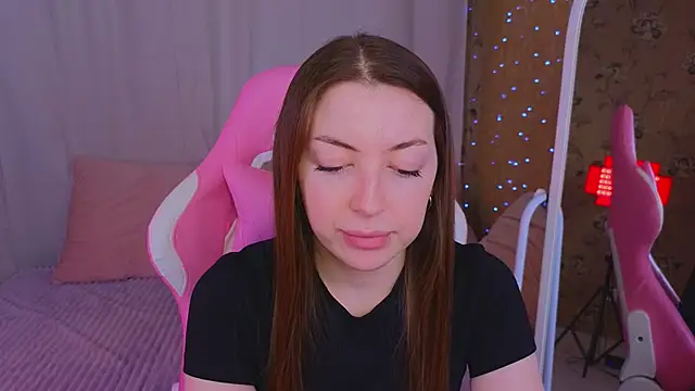 Snapshot of Ann_moon__ chatting on 10, 3, 2025 Ann moon online show from 10, 3, 2025