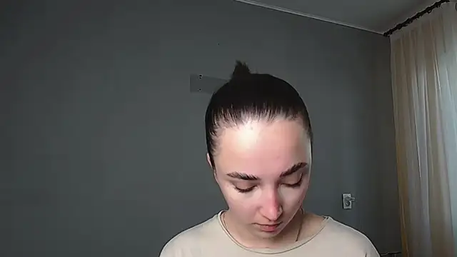 Eva Gloryy online show from 6, 5, 2026