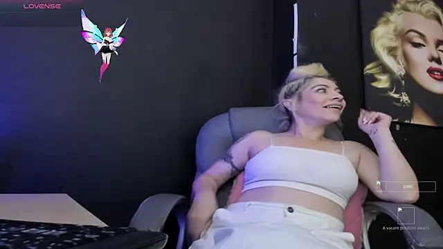 viktoria davis  online show from 10, 11, 2025