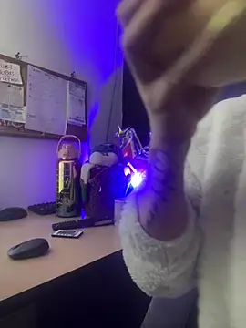 viktoria davis  online show from 22, 12, 2025