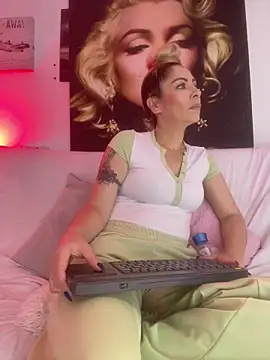Snapshot of viktoria_davis_ chatting on 23, 5, 2026 viktoria davis online show from 23, 5, 2026