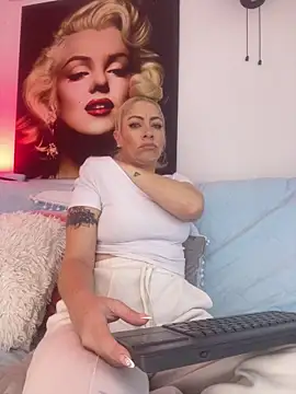 Snapshot of viktoria_davis_ chatting on 5, 6, 2026 viktoria davis online show from 5, 6, 2026