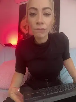 Snapshot of viktoria_davis_ chatting on 7, 6, 2026 viktoria davis online show from 7, 6, 2026