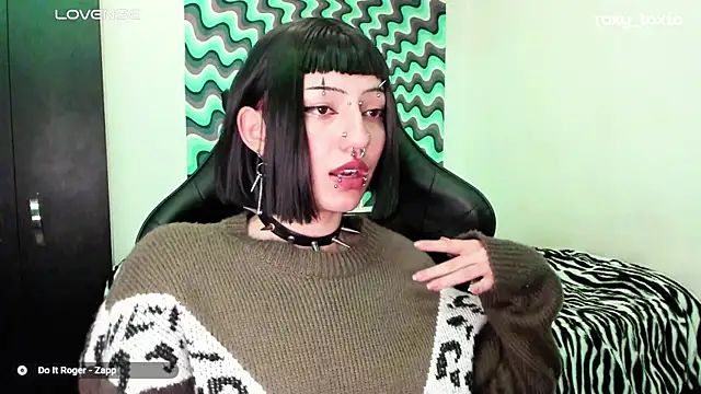 roxy toxic online show from 18, 3, 2025