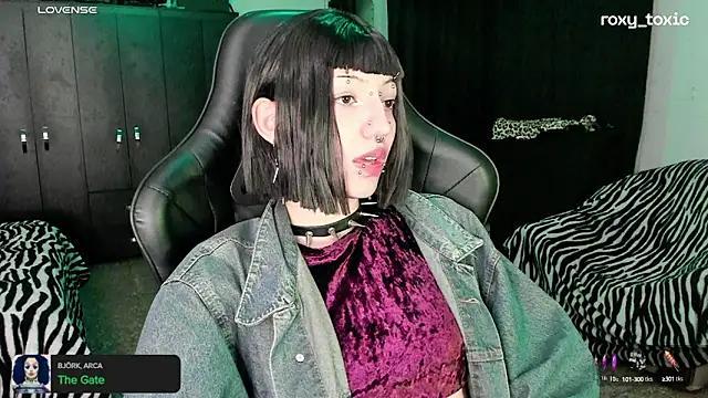 roxy toxic online show from 9, 10, 2025