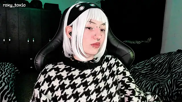 roxy toxic online show from 19, 11, 2025