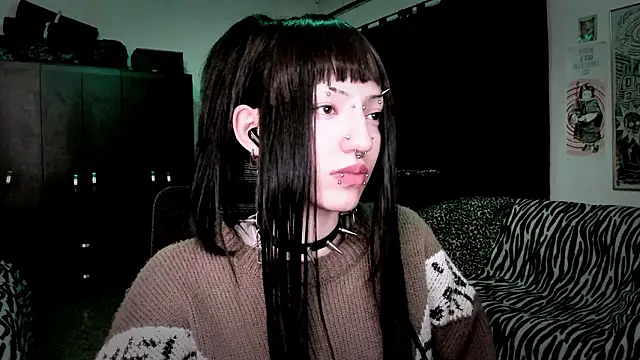 roxy toxic online show from 3, 3, 2026