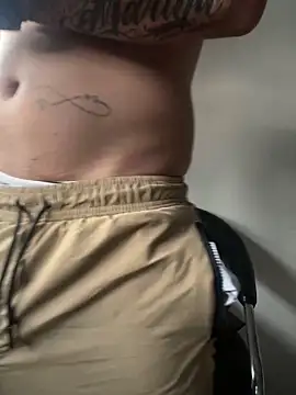 Snapshot of Lliam_2 chatting on 24, 1, 2025 Lliam 2 online show from 24, 1, 2025