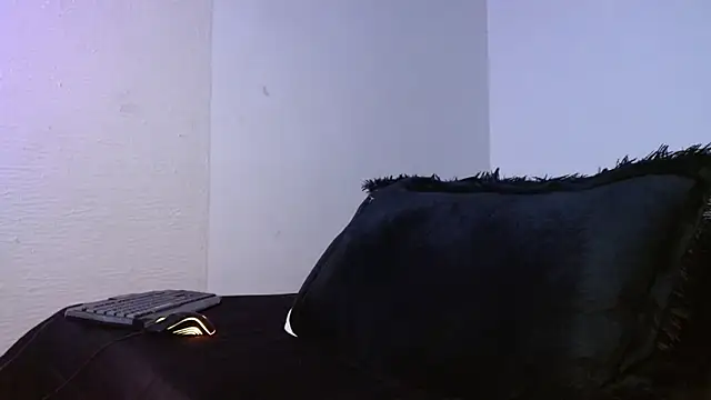 Snapshot of Lliam_2 chatting on 17, 9, 2025 Lliam 2 online show from 17, 9, 2025