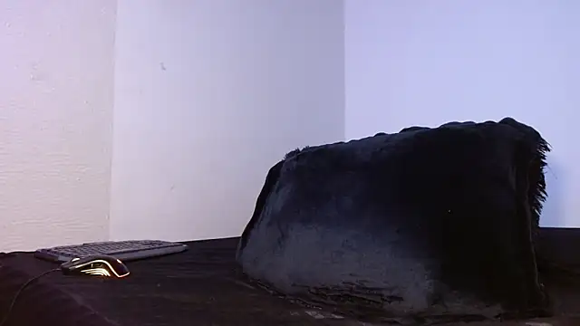 Snapshot of Lliam_2 chatting on 29, 9, 2025 Lliam 2 online show from 29, 9, 2025