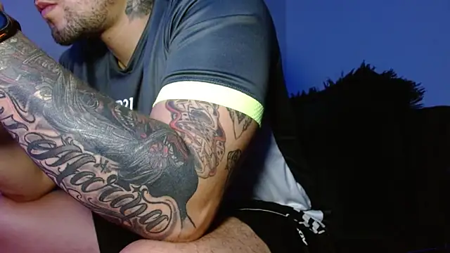 Snapshot of Lliam_2 chatting on 18, 10, 2025 Lliam 2 online show from 18, 10, 2025