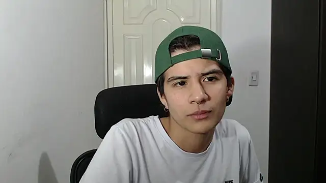 Snapshot of Dha_lia0 chatting on 24, 1, 2025 Dha lia0 online show from 24, 1, 2025