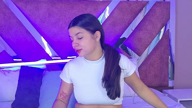ValeriaOrtega online show from 10, 7, 2026
