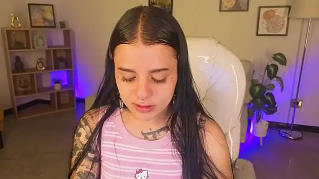 Nicole Foxx  online show from 7, 11, 2025