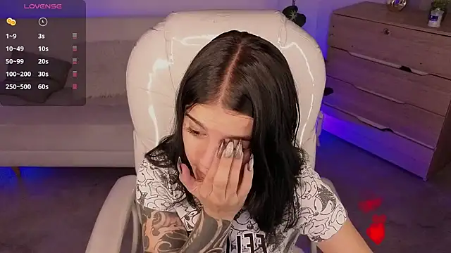 Nicole Foxx  online show from 18, 3, 2026