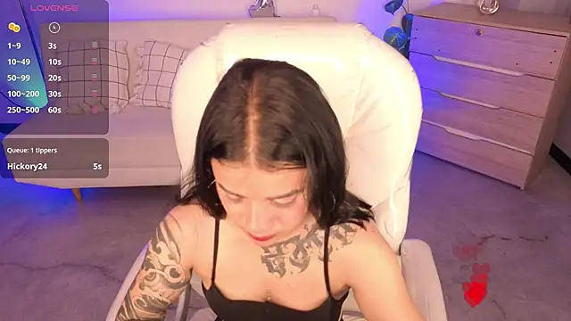 Nicole Foxx  online show from 30, 4, 2026