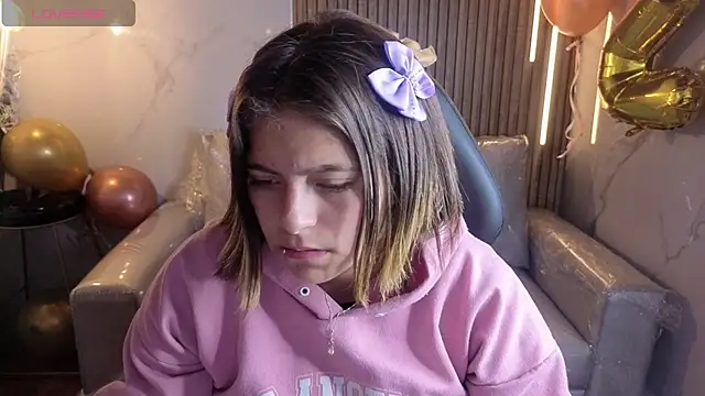 Snapshot of Kitten_Cam chatting on 9, 7, 2026 Kitten Cam online show from 9, 7, 2026