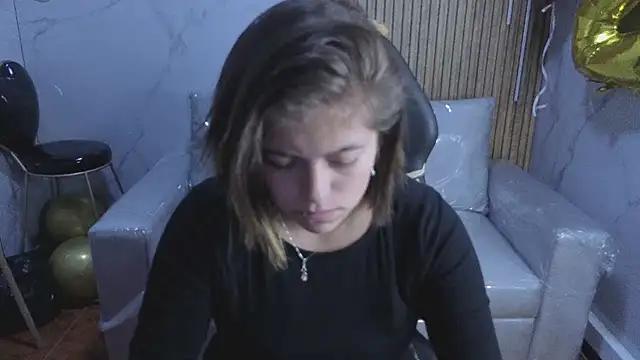 Snapshot of Kitten_Cam chatting on 13, 7, 2026 Kitten Cam online show from 13, 7, 2026