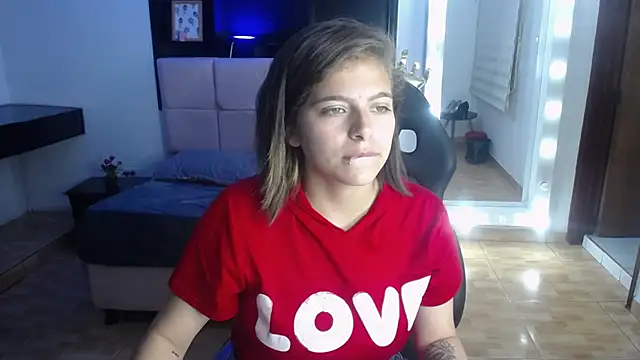 Snapshot of Kitten_Cam chatting on 9, 8, 2026 Kitten Cam online show from 9, 8, 2026